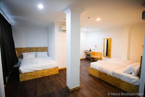 Desk, blackout curtains, iron/ironing board (on request), free WiFi - Mesra Boutique Hotel (Port Dickson)