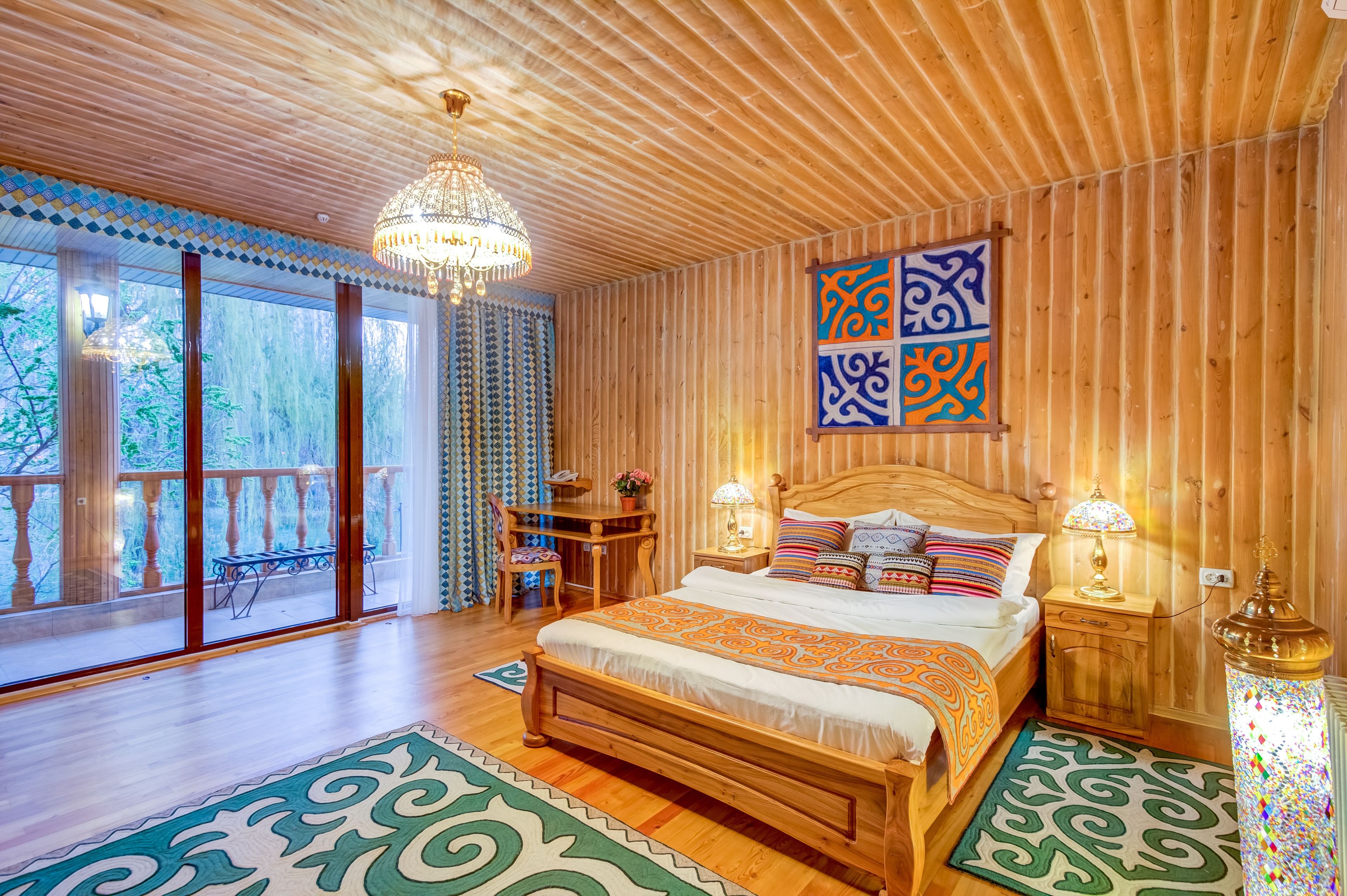 deluxe room | 1 bedroom, minibar, in-room safe, individually decorated