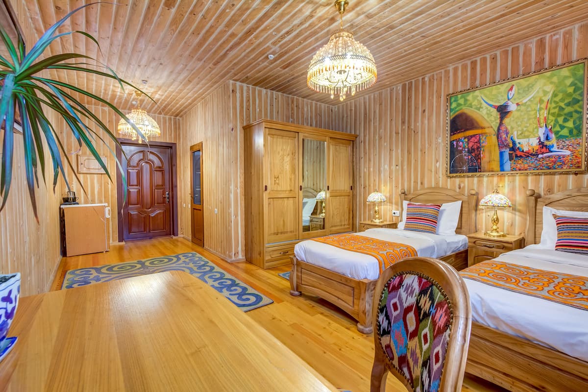 standard twin room | 1 bedroom, minibar, in-room safe, individually decorated