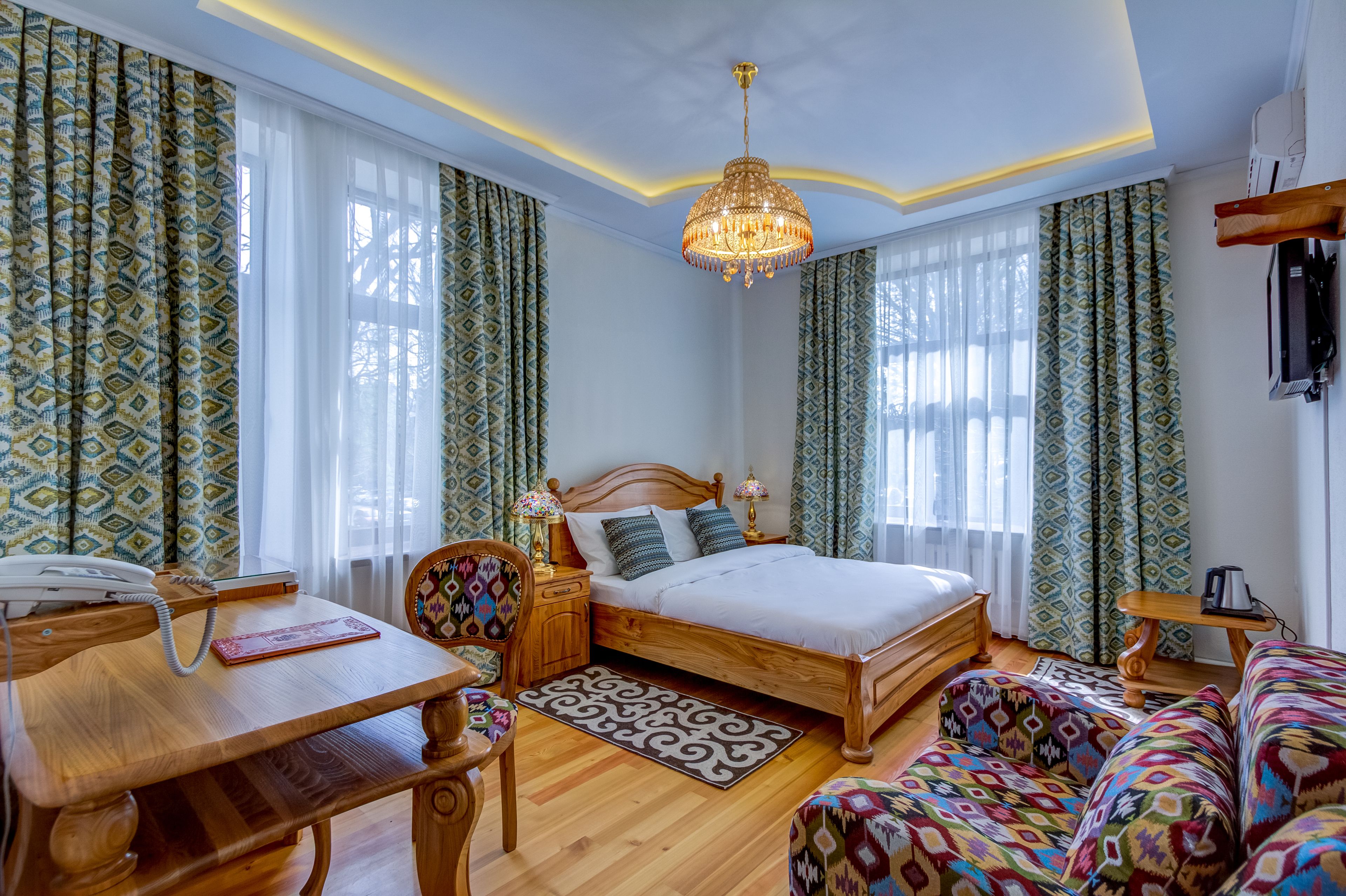 standard double room | 1 bedroom, minibar, in-room safe, individually decorated