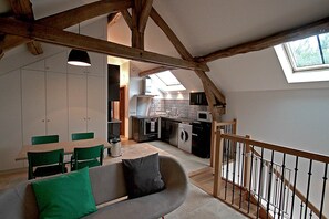 TV, DVD player - Le Logis - Pontaly Farm (BAILLY)