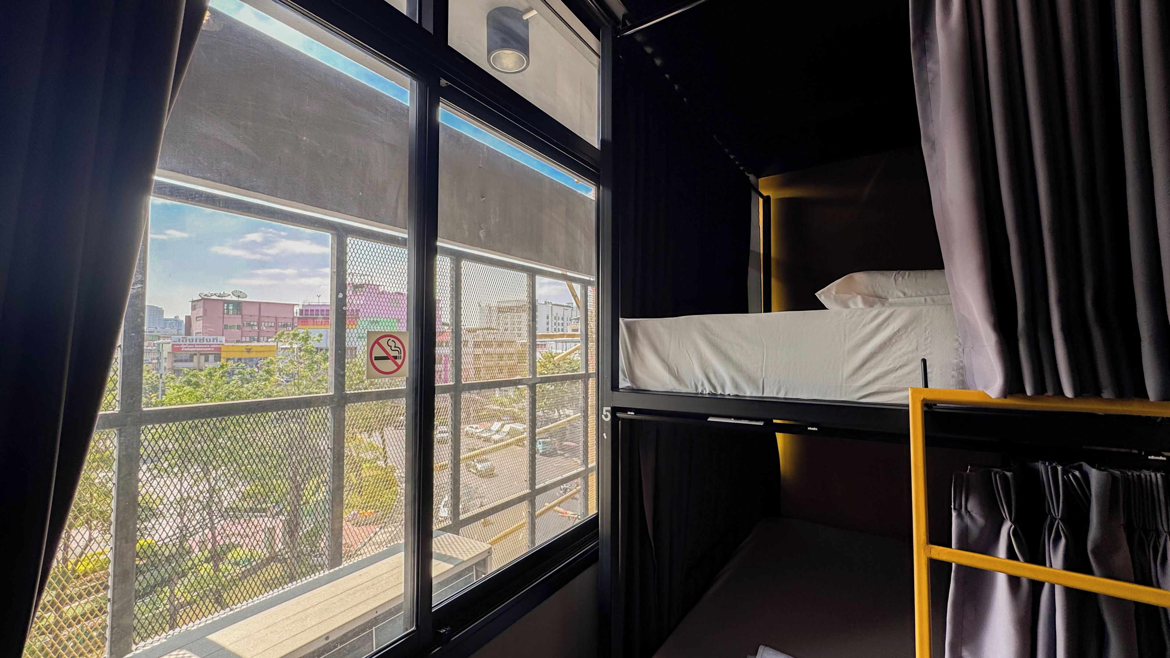 ห้องพักรวม, หอพักรวม | วิวจากห้องพัก