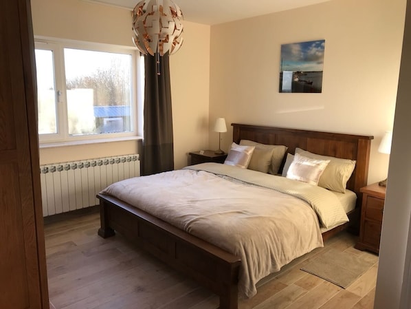 4 chambres, bureau, fer et planche à repasser, Wi-Fi gratuit