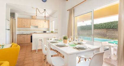 Villa Aries - ranta, oma uima-allas, ilmainen WiFi
