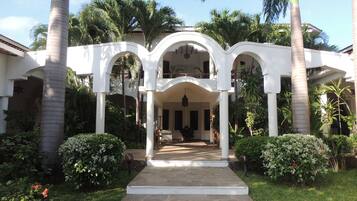 Bagian depan properti