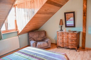 2 makuuhuonetta, silitysrauta/-lauta, vauvan matkasänky, Wi-Fi