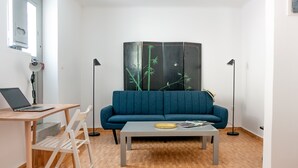 Kamar Triple Deluks | Tempat tidur bayi gratis, Wi-Fi gratis, dan seprai linen