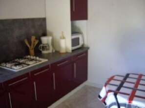 Fridge, microwave