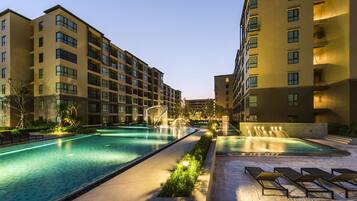 Outdoor pool, a heated pool