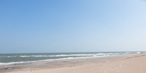 Family friendly HUGE LONG POOL & relaxed pool