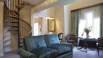 State Room Split Level | Individually decorated, individually furnished, desk, laptop workspace