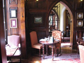 Lobby sitting area - The Villa Wrea Green (Preston)