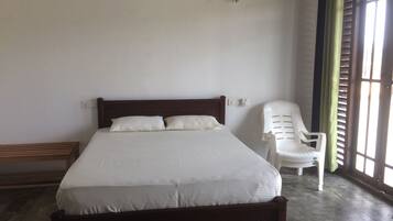 Premium bedding, memory foam beds, desk, soundproofing