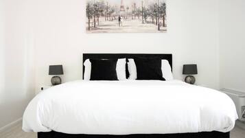 1 habitación, escritorio, wifi gratis y ropa de cama