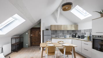 Refrigerador, microondas, horno y lavavajillas