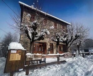 Front of property - Gite de la Martinette (Le Haut-Bréda)