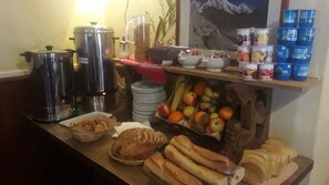 Daily buffet breakfast (EUR 10 per person) - Gite de la Martinette (Le Haut-Bréda)