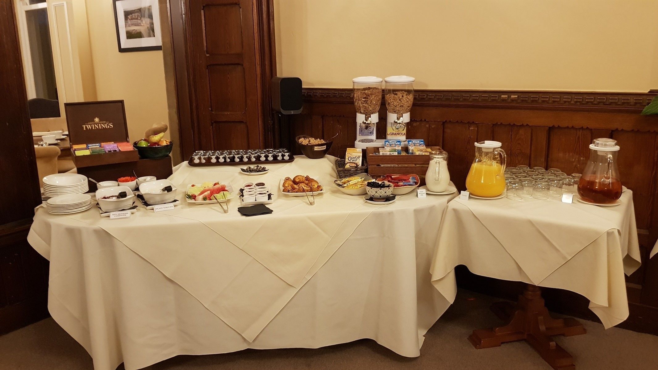 daily cooked-to-order breakfast (gbp 15 per person)