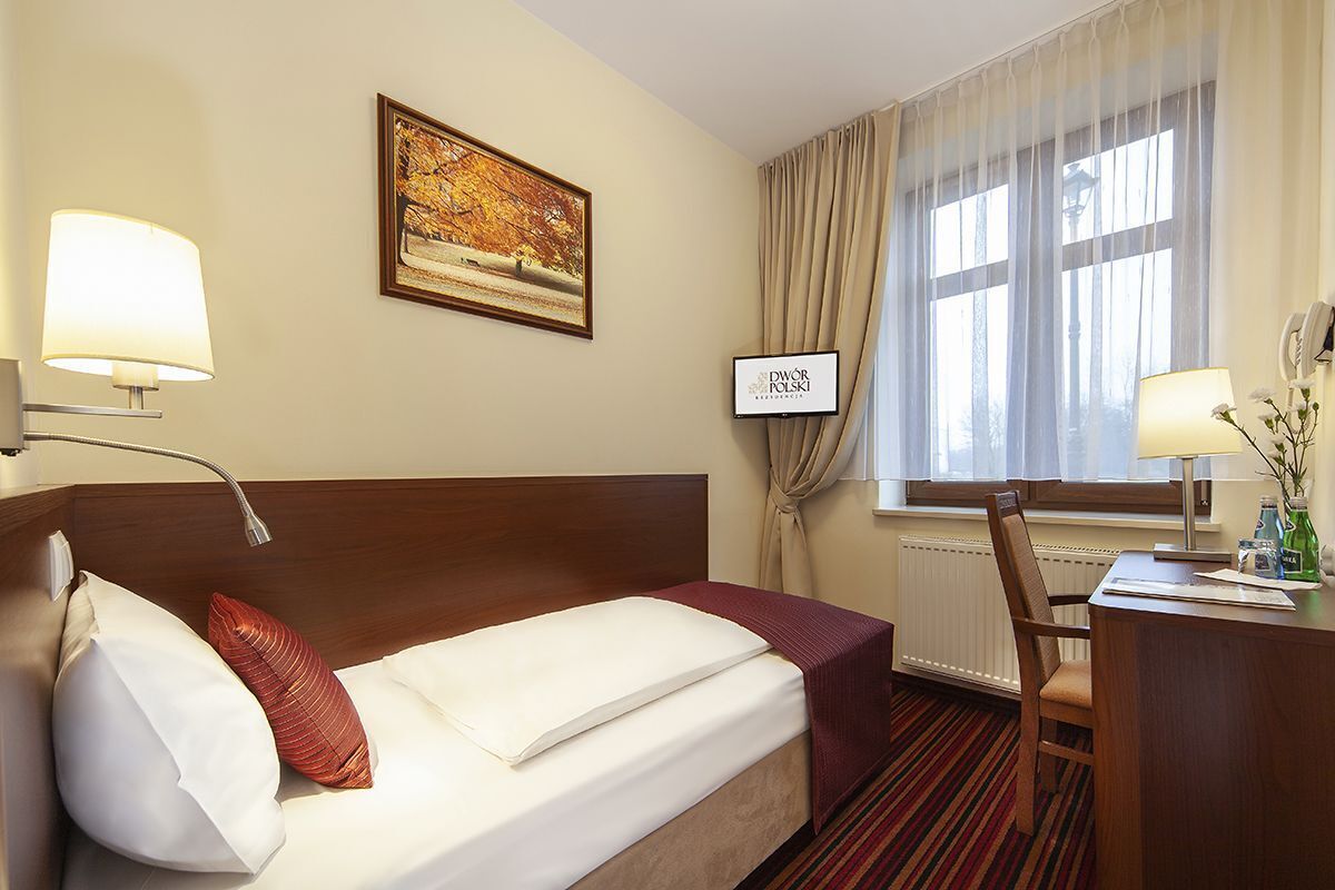 In-room safe, desk, soundproofing, iron/ironing board