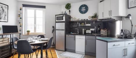 Refrigerador, microondas, horno y lavavajillas