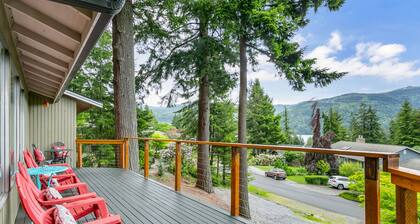 Lake in front - Golf in the back - Great rental