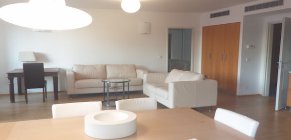 Desk, laptop workspace, iron/ironing board, free WiFi