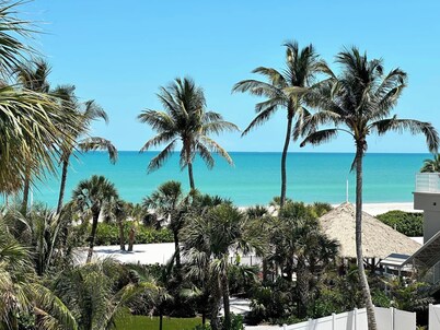  Sundial B201  - Stunning Condo on Sanibel Beach - Steps to the Sand!