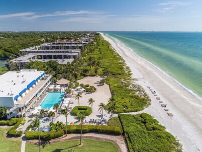  Sundial B201  - Stunning Condo on Sanibel Beach - Steps to the Sand!