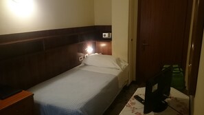 Habitació individual, 1 llit individual | Caixa forta a l'habitació, wifi gratuïta i roba de llit 