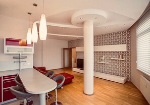 Design Apartment, 1 King Bed, City View | Iron/ironing board, free WiFi - Alice (Prague)