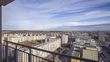 Design Apartment, 1 King Bed, City View | Terrace/patio