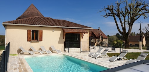 Le tilleul large air-conditioned gite 5 bedrooms private heated pool 10 mn Sarlat