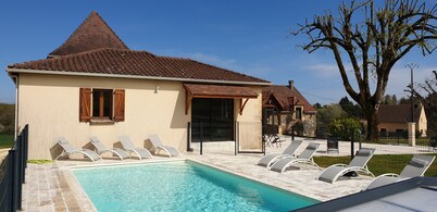 Le tilleul large air-conditioned gite 5 bedrooms private heated pool 10 mn Sarlat