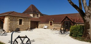 Terrace/patio - Le tilleul large air-conditioned gite 5 bedrooms private heated pool 10 mn Sarlat (Saint-Genies)