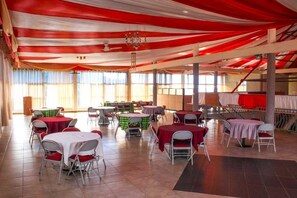 Breakfast, lunch and dinner served - Light House Hotel (Ngoma)