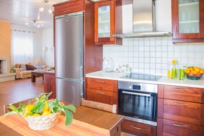 Refrigerador, horno, parrilla de estufa y lavavajillas