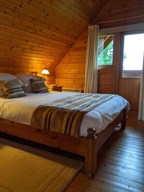 アイロン / アイロン台、ベビーベッド、WiFi (無料)、ベッドシーツ