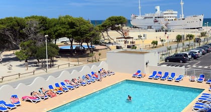 Jolie vue sur mer | Piscine extérieure + Jacuzzi + AccÚs Plage