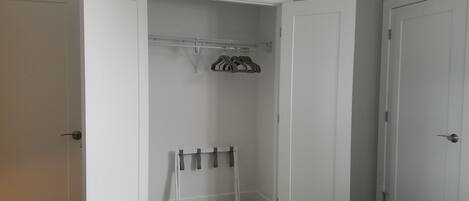 1 chambre, fer et planche à repasser, lit parapluie, Wi-Fi gratuit