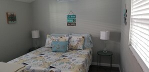 1 slaapkamer, een strijkplank/strijkijzer, gratis wifi, beddengoed