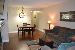 TV, fireplace - Attractive 504 2BD Condo with Private Balcony and Jacuzzi Tub (PIGEON FORGE)