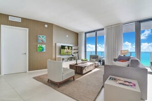 TV, offices - Three Bedroom Paradise Above The Ocean (Hollywood)