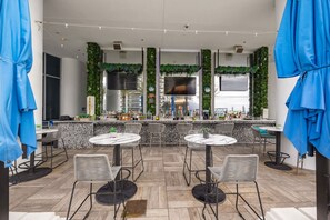 Bar (on property) - Three Bedroom Paradise Above The Ocean (Hollywood)