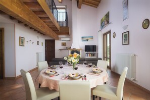 Dining - CASAMORENA The luxury of silence: swimming pool, relaxation, nature, privacy (Montegabbione)