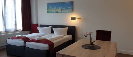 Basic Single Room, 1 Bedroom, Kitchen | Desk, free WiFi, bed sheets