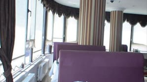 Free daily buffet breakfast  - Hotel Side (Van)