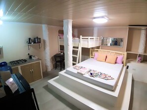 1 bedroom, WiFi - Modern Studio on the way to underground river (Puerto Princesa)