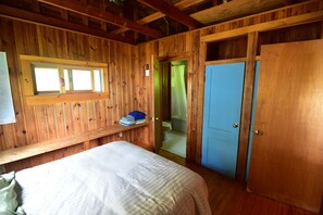 1 bedroom, internet - Dow Road Waterfront - Privately situated (Deer Isle)