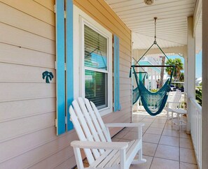 Terrace/patio - Private Hot Tub, Shared Pool, Game Room, Rooftop Deck, Tiki Bar, Golf Cart Included (Port Aransas)