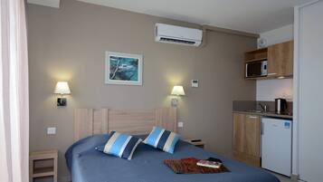2 bedrooms, WiFi (free), bed sheets